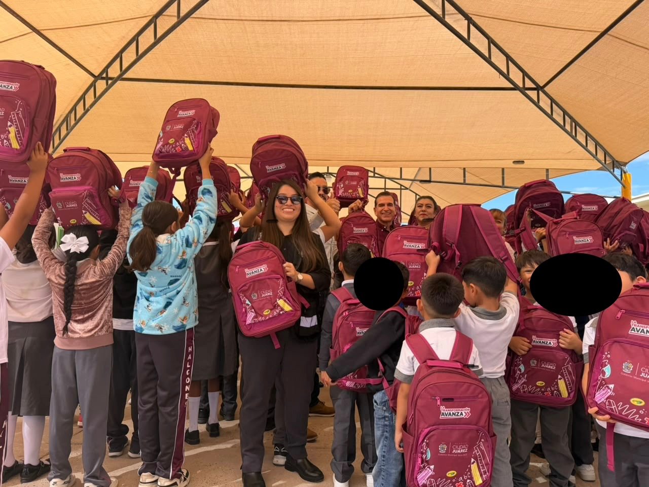 Entrega OMEJ 3 mil 690 mochilas y 398 loncheras en Cruzada por la Educación.